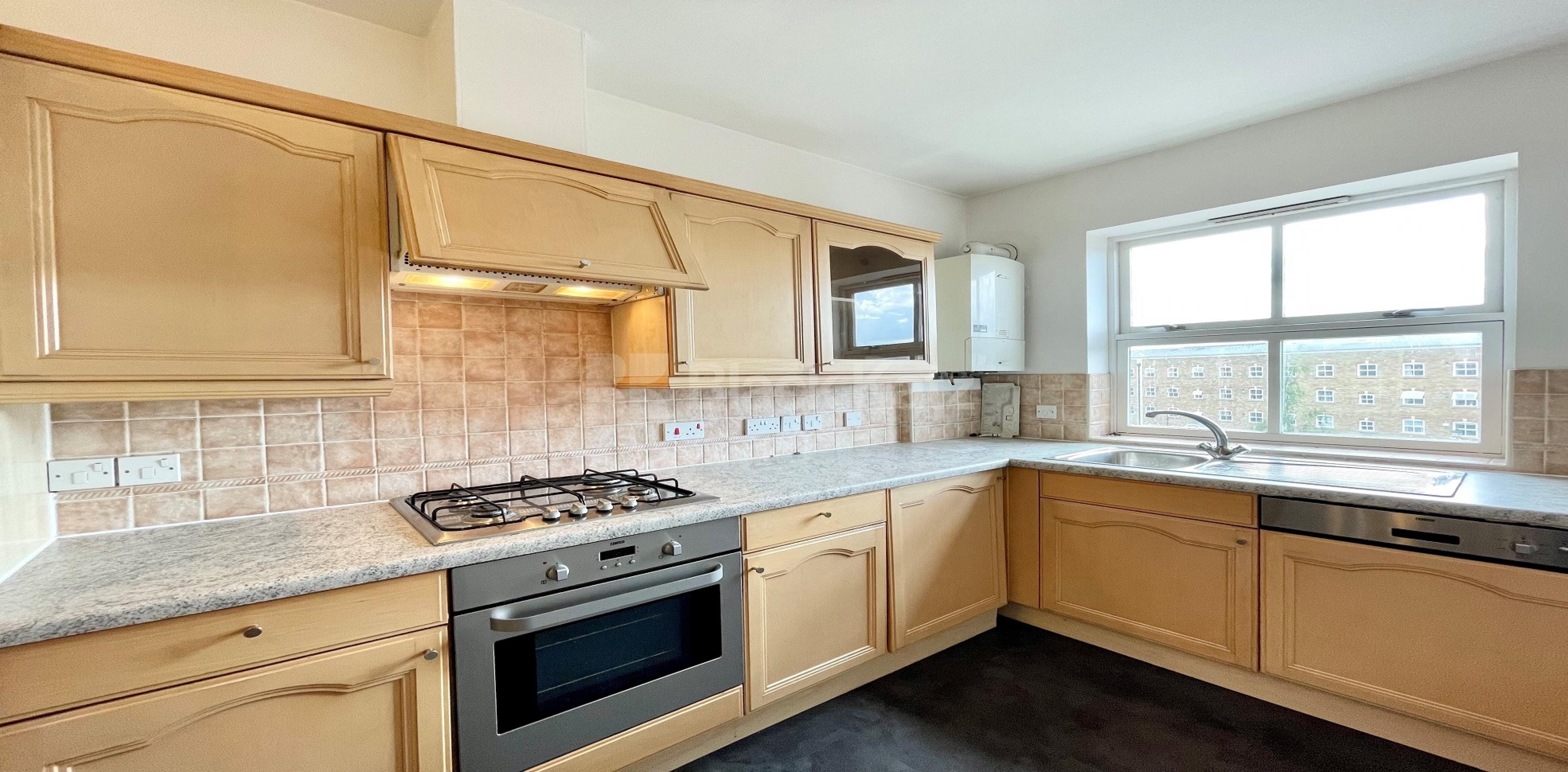 			LET , 3 Bedroom, 2 bath, 0 reception Apartment			 Leathermarket Court - Leathermarket Street, London Bridge SE1